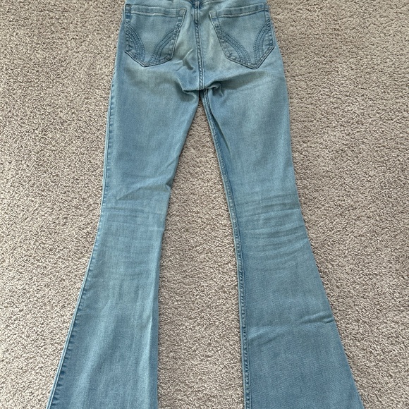 Hollister Flared Jeans - Picture 3 of 3